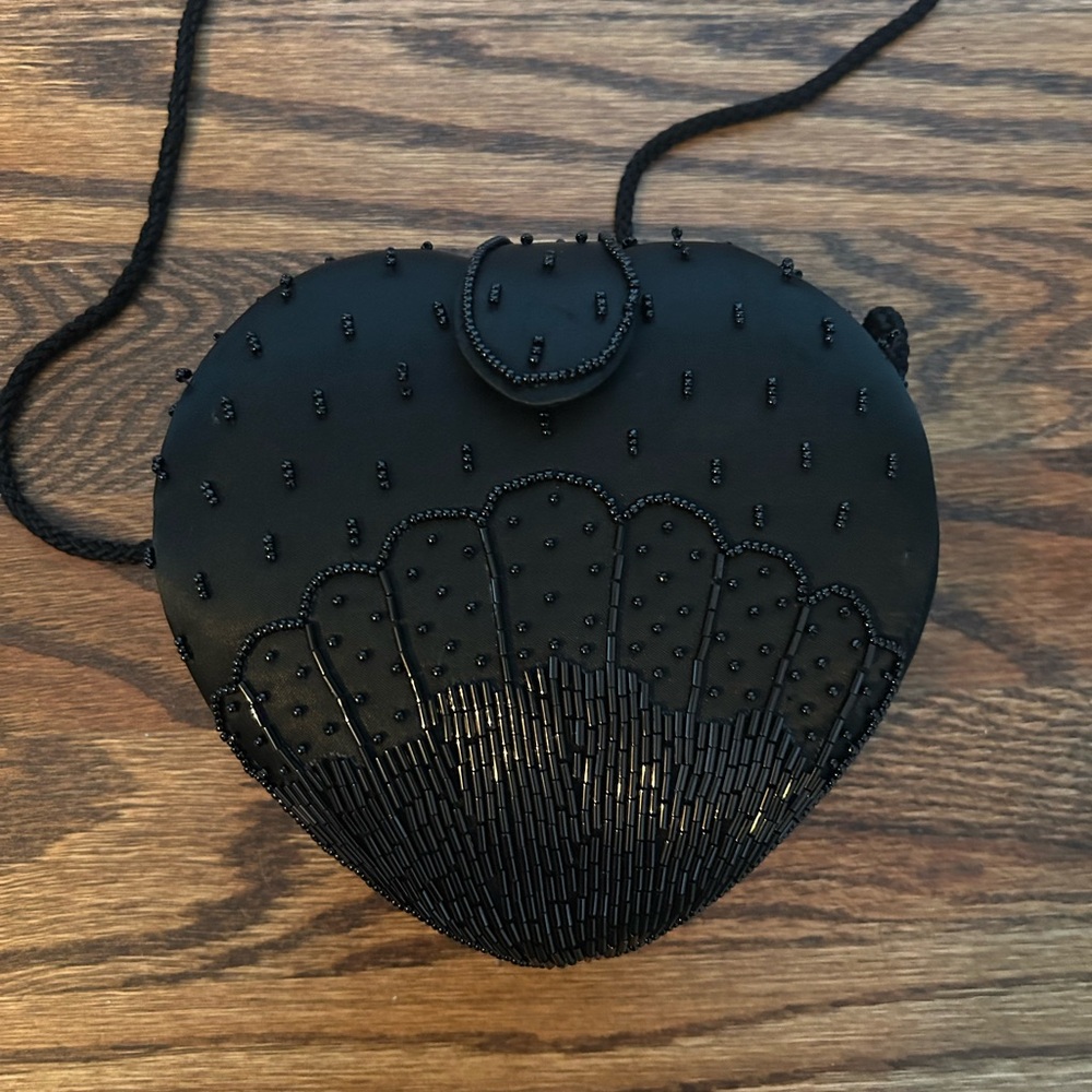 Elegant Black Beaded Heart-Shaped Bag - Picture 1 of 4